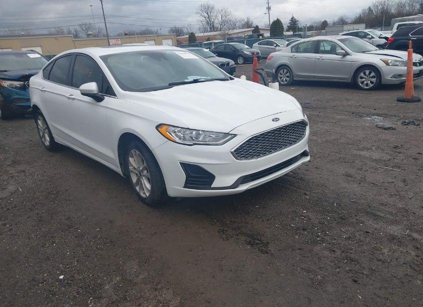 2020 Ford Fusion SE (VIN 3FA6P0HD6LR197540) main photo