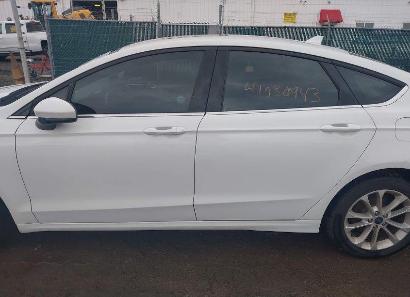 Photo 15 of 2020 Ford Fusion SE (VIN 3FA6P0HD6LR197540)