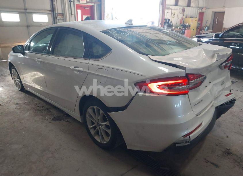Photo 3 of 2020 Ford Fusion SE (VIN 3FA6P0HD6LR251595)
