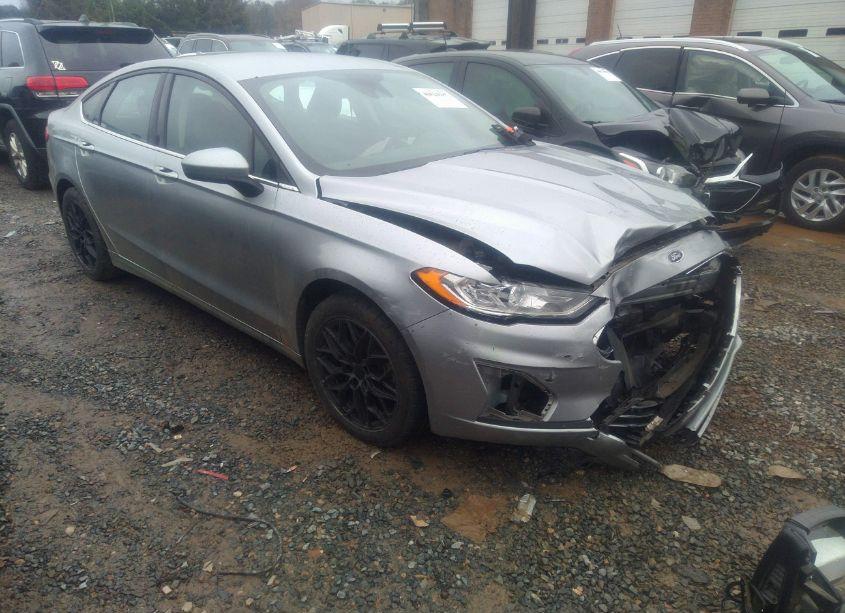 2020 Ford Fusion SE (VIN 3FA6P0HD6LR258269) main photo