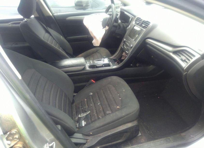 Photo 5 of 2020 Ford Fusion SE (VIN 3FA6P0HD6LR258269)