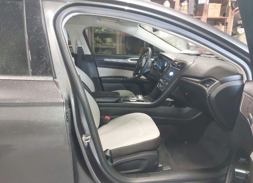 Photo 5 of 2020 Ford Fusion SE (VIN 3FA6P0HD6LR261270)