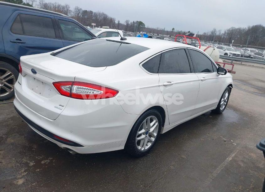 Photo 4 of 2014 Ford Fusion SE (VIN 3FA6P0HD7ER114815)