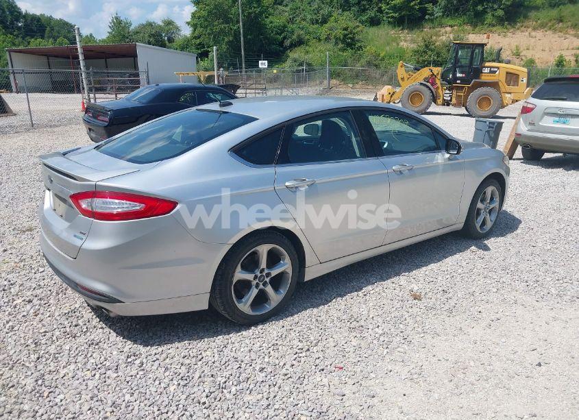 Photo 4 of 2014 Ford Fusion SE (VIN 3FA6P0HD7ER148415)