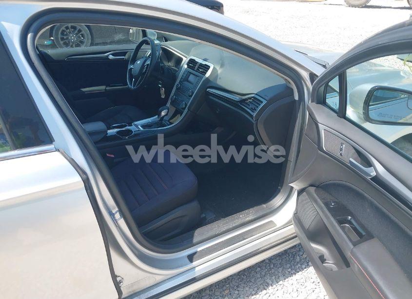 Photo 5 of 2014 Ford Fusion SE (VIN 3FA6P0HD7ER148415)