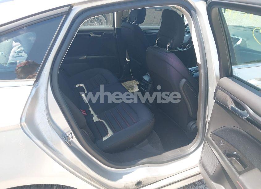 Photo 8 of 2014 Ford Fusion SE (VIN 3FA6P0HD7ER148415)