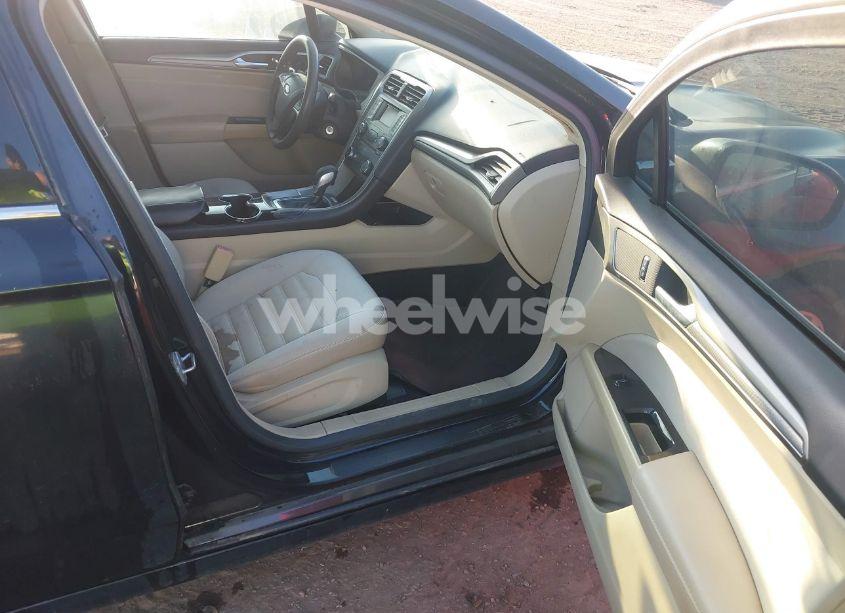 Photo 5 of 2014 Ford Fusion SE (VIN 3FA6P0HD7ER333516)