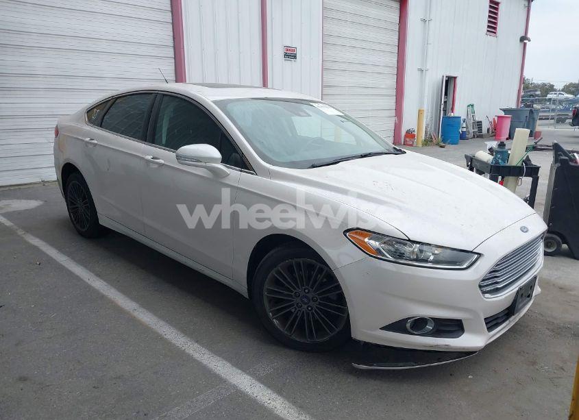 2014 Ford Fusion SE (VIN 3FA6P0HD7ER392422) main photo