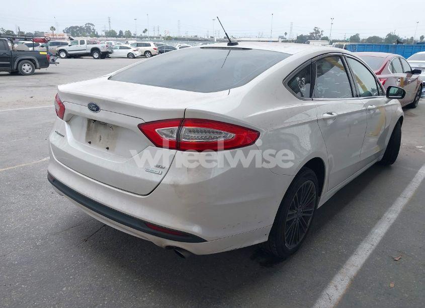 Photo 4 of 2014 Ford Fusion SE (VIN 3FA6P0HD7ER392422)