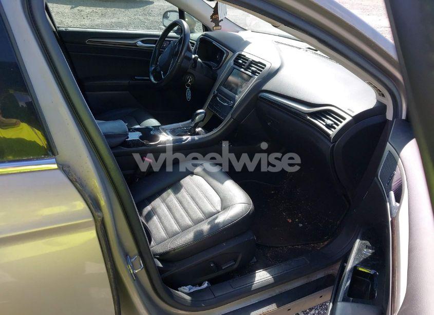 Photo 5 of 2015 Ford Fusion SE (VIN 3FA6P0HD7FR127274)