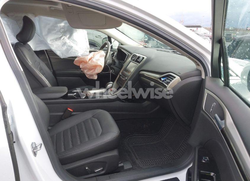 Photo 5 of 2015 Ford Fusion SE (VIN 3FA6P0HD7FR241372)