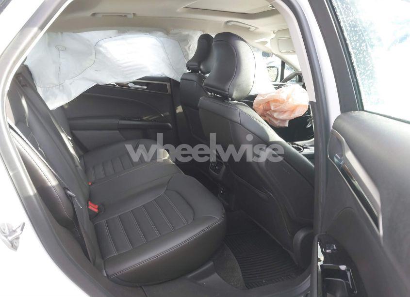 Photo 8 of 2015 Ford Fusion SE (VIN 3FA6P0HD7FR241372)