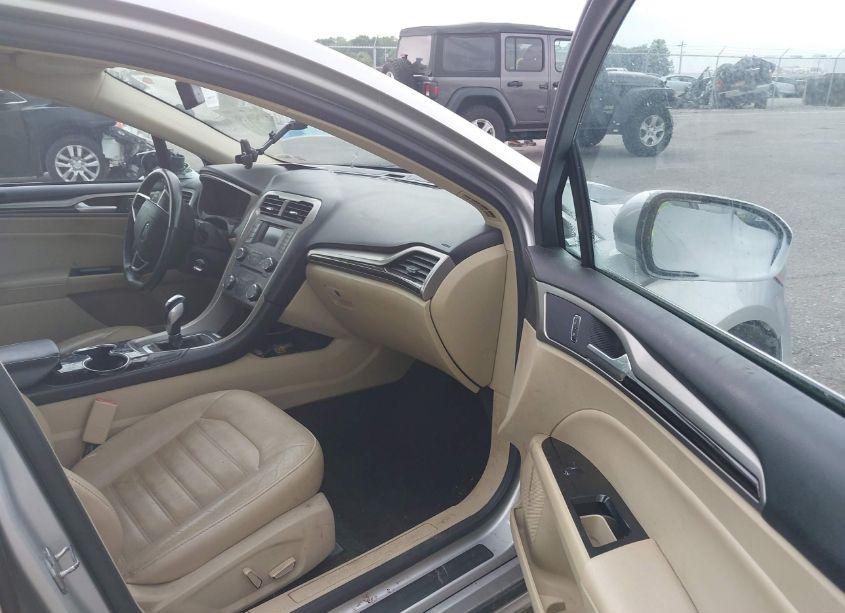 Photo 5 of 2016 Ford Fusion SE (VIN 3FA6P0HD7GR135294)