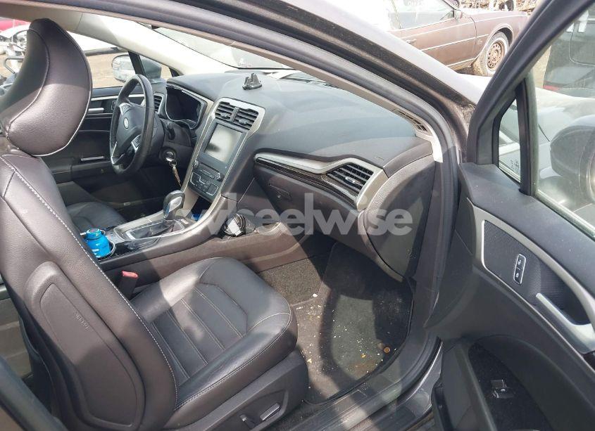 Photo 5 of 2016 Ford Fusion SE (VIN 3FA6P0HD7GR213265)