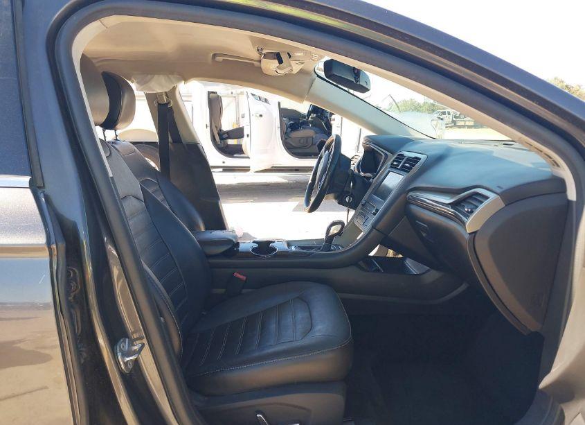 Photo 5 of 2016 Ford Fusion SE (VIN 3FA6P0HD7GR247349)