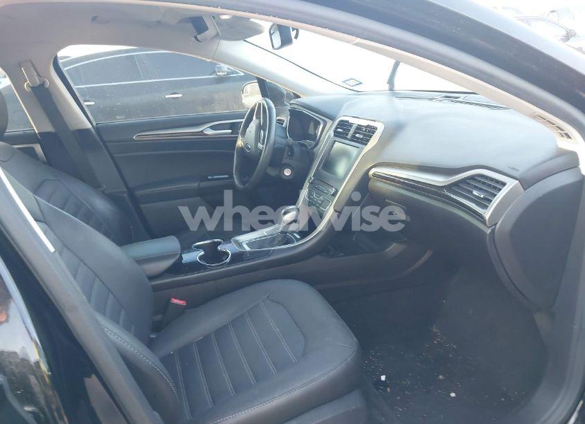 Photo 5 of 2016 Ford Fusion SE (VIN 3FA6P0HD7GR249831)