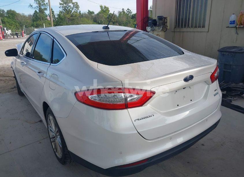 Photo 3 of 2016 Ford Fusion SE (VIN 3FA6P0HD7GR273854)