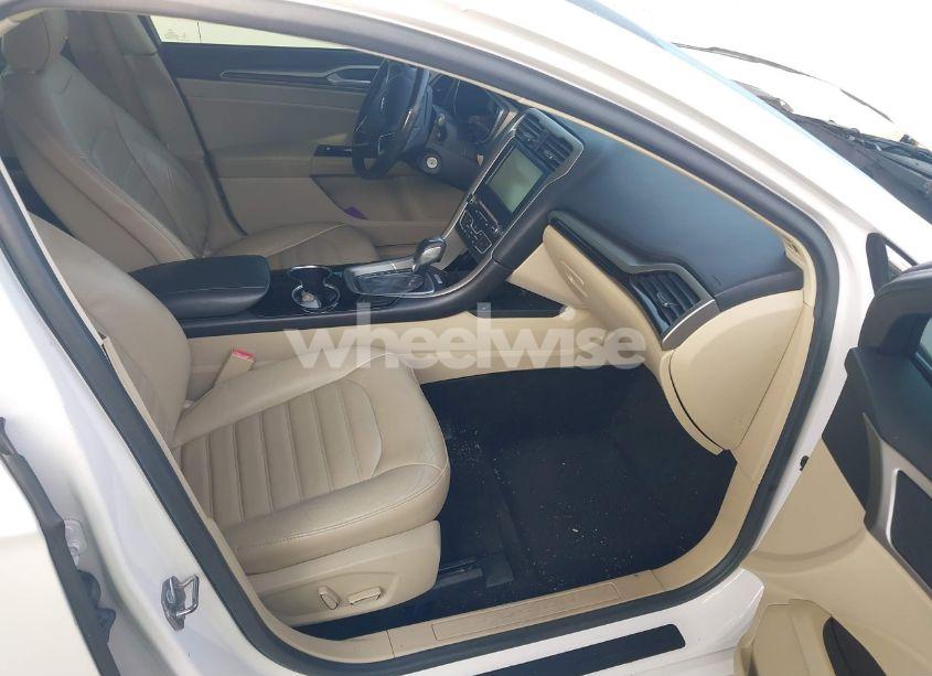 Photo 5 of 2016 Ford Fusion SE (VIN 3FA6P0HD7GR273854)