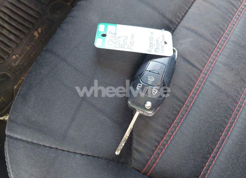 Photo 11 of 2016 Ford Fusion SE (VIN 3FA6P0HD7GR280433)