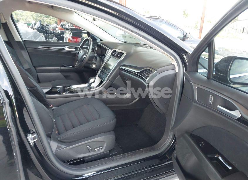 Photo 5 of 2016 Ford Fusion SE (VIN 3FA6P0HD7GR280433)