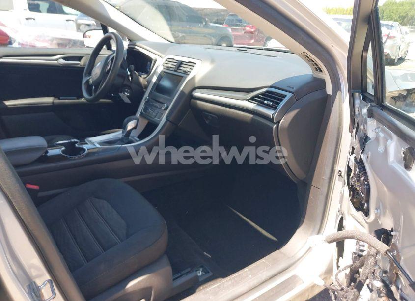 Photo 5 of 2016 Ford Fusion SE (VIN 3FA6P0HD7GR296020)