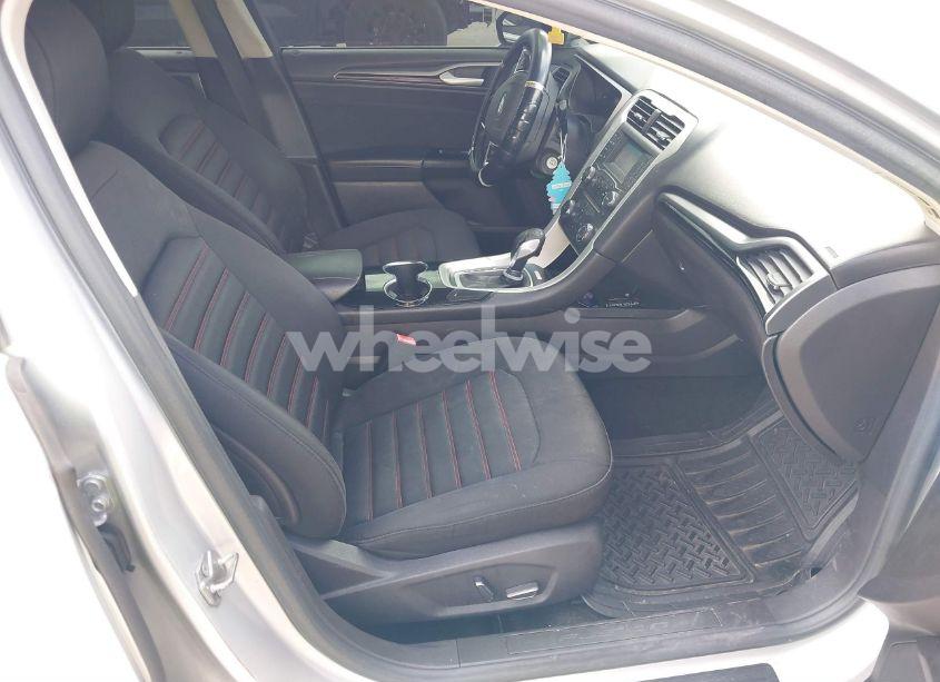 Photo 5 of 2016 Ford Fusion SE (VIN 3FA6P0HD7GR390253)