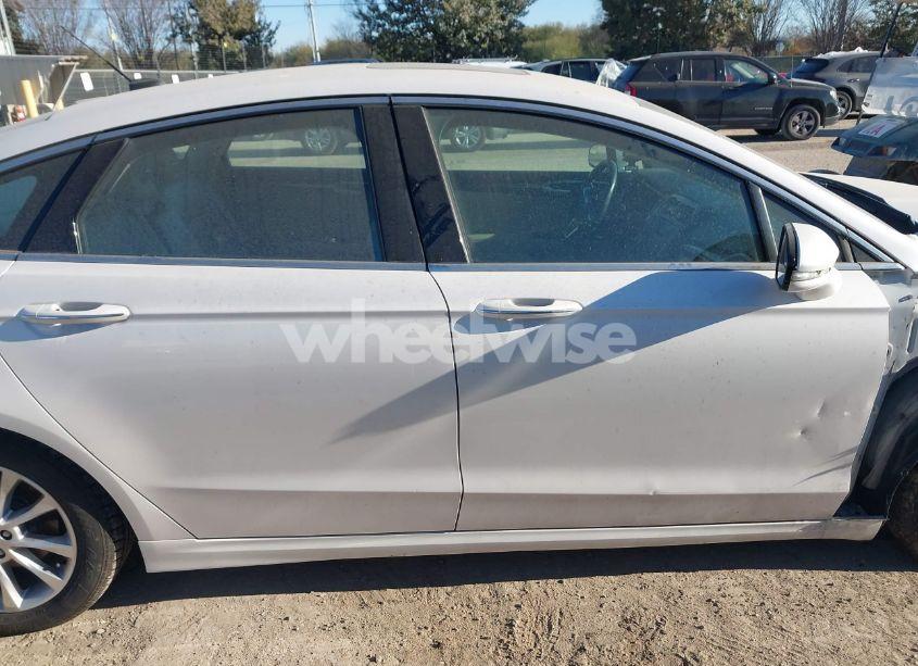 Photo 13 of 2017 Ford Fusion SE (VIN 3FA6P0HD7HR114480)