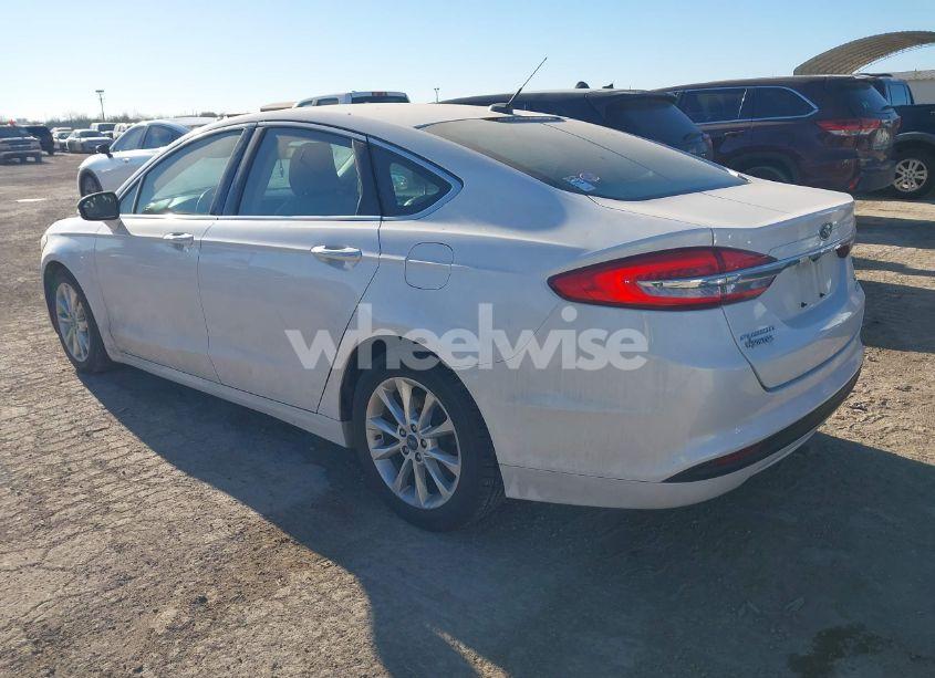 Photo 3 of 2017 Ford Fusion SE (VIN 3FA6P0HD7HR114480)