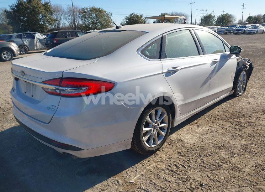 Photo 4 of 2017 Ford Fusion SE (VIN 3FA6P0HD7HR114480)