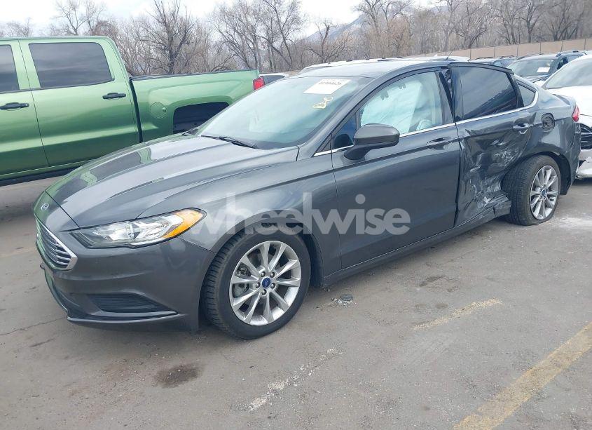 Photo 2 of 2017 Ford Fusion SE (VIN 3FA6P0HD7HR180477)