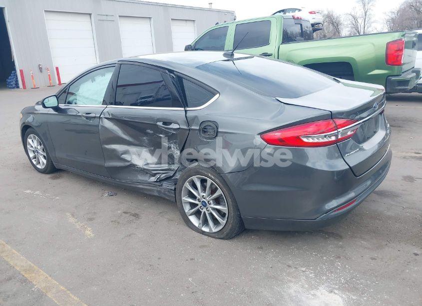 Photo 3 of 2017 Ford Fusion SE (VIN 3FA6P0HD7HR180477)