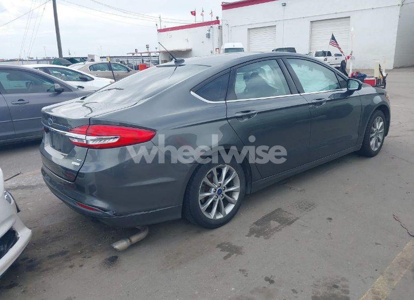 Photo 4 of 2017 Ford Fusion SE (VIN 3FA6P0HD7HR180477)