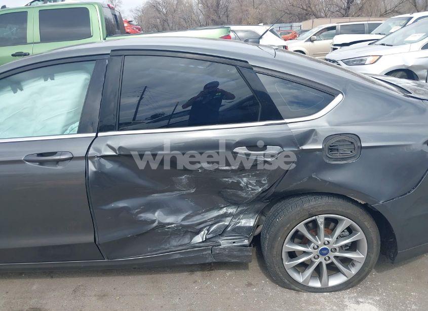 Photo 6 of 2017 Ford Fusion SE (VIN 3FA6P0HD7HR180477)