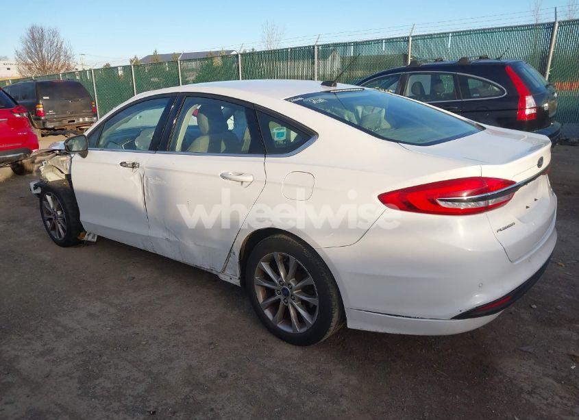 Photo 3 of 2017 Ford Fusion SE (VIN 3FA6P0HD7HR195853)