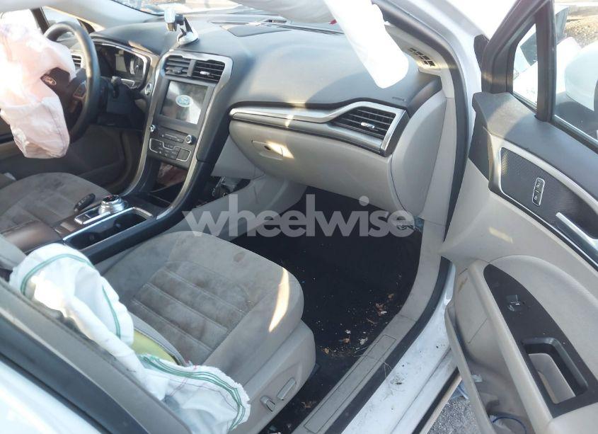 Photo 5 of 2017 Ford Fusion SE (VIN 3FA6P0HD7HR195853)