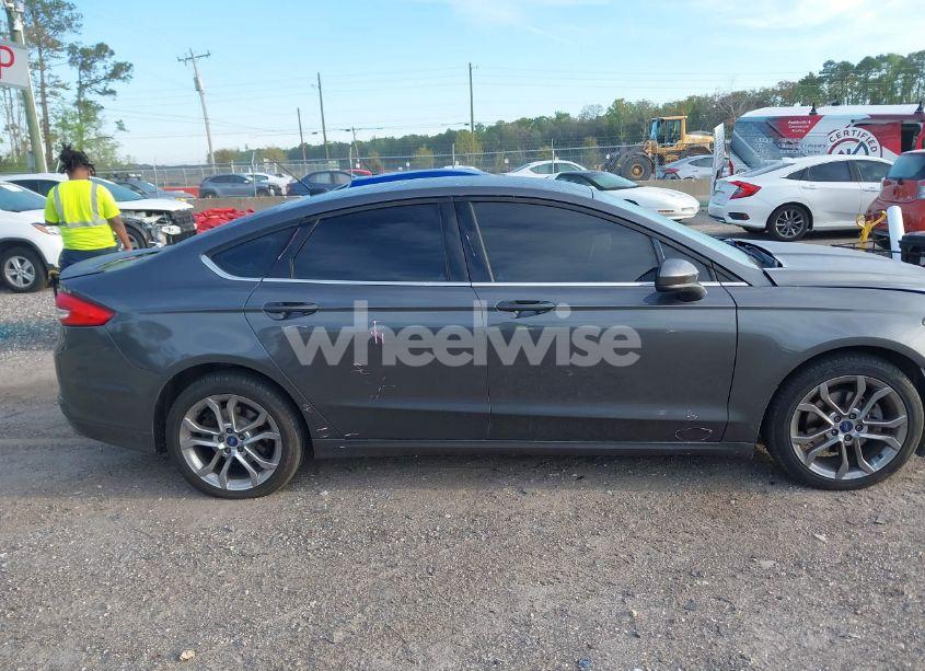 Photo 13 of 2017 Ford Fusion SE (VIN 3FA6P0HD7HR239754)