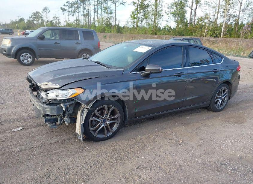 Photo 2 of 2017 Ford Fusion SE (VIN 3FA6P0HD7HR239754)