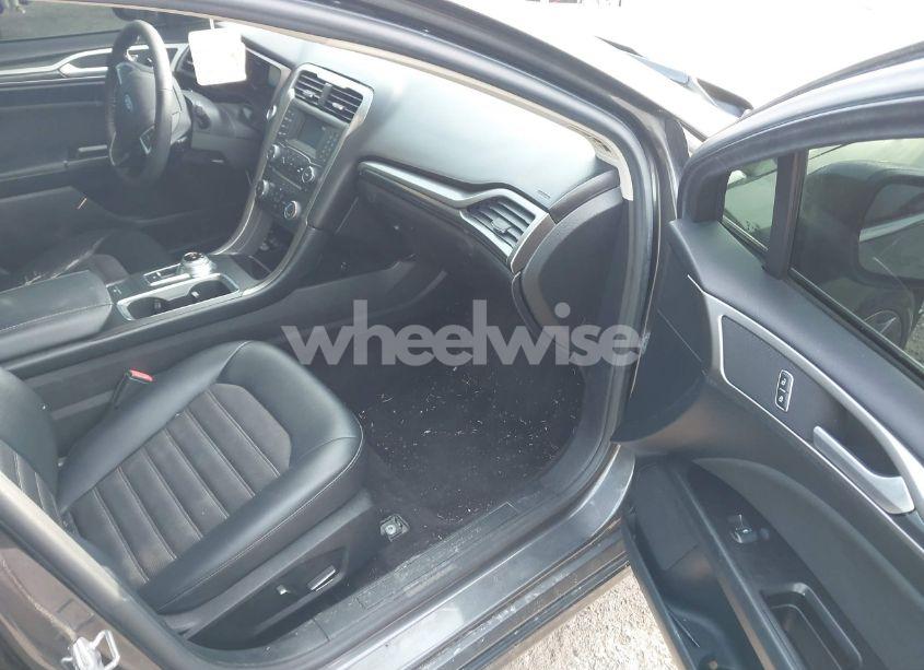 Photo 5 of 2017 Ford Fusion SE (VIN 3FA6P0HD7HR239754)