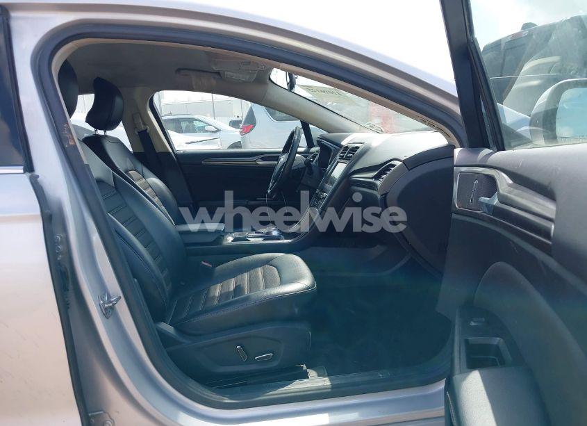 Photo 5 of 2017 Ford Fusion SE (VIN 3FA6P0HD7HR244436)