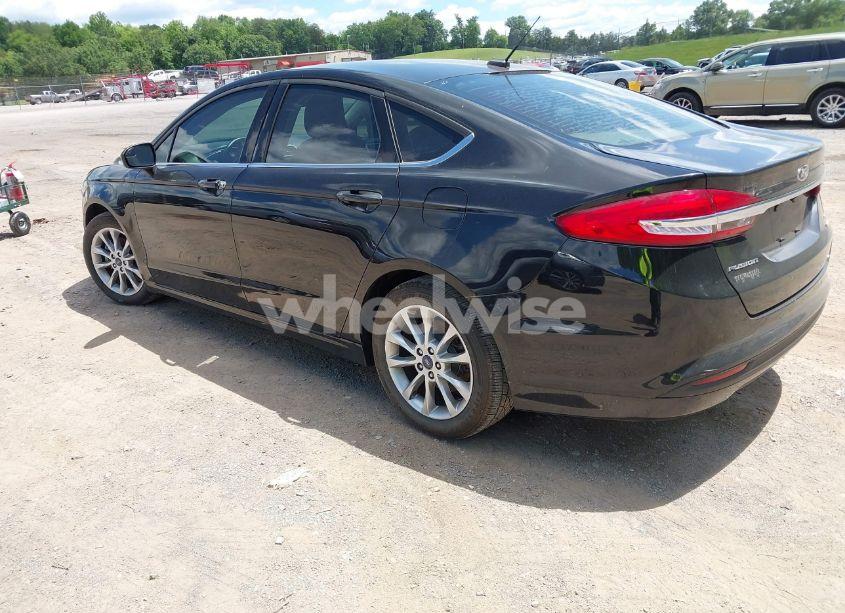 Photo 3 of 2017 Ford Fusion SE (VIN 3FA6P0HD7HR261897)