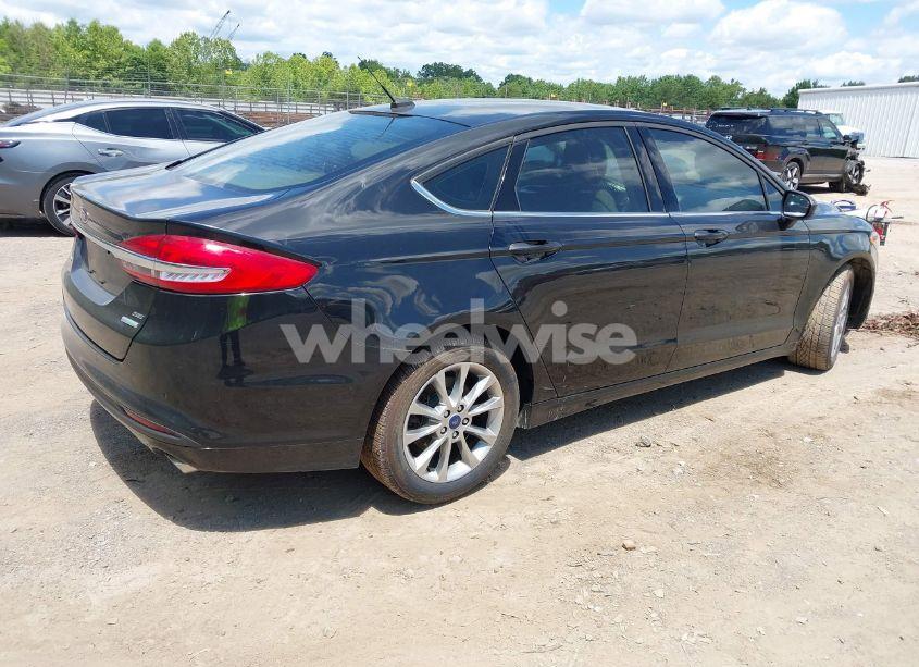 Photo 4 of 2017 Ford Fusion SE (VIN 3FA6P0HD7HR261897)