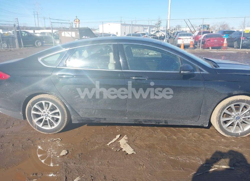 Photo 13 of 2017 Ford Fusion SE (VIN 3FA6P0HD7HR370800)