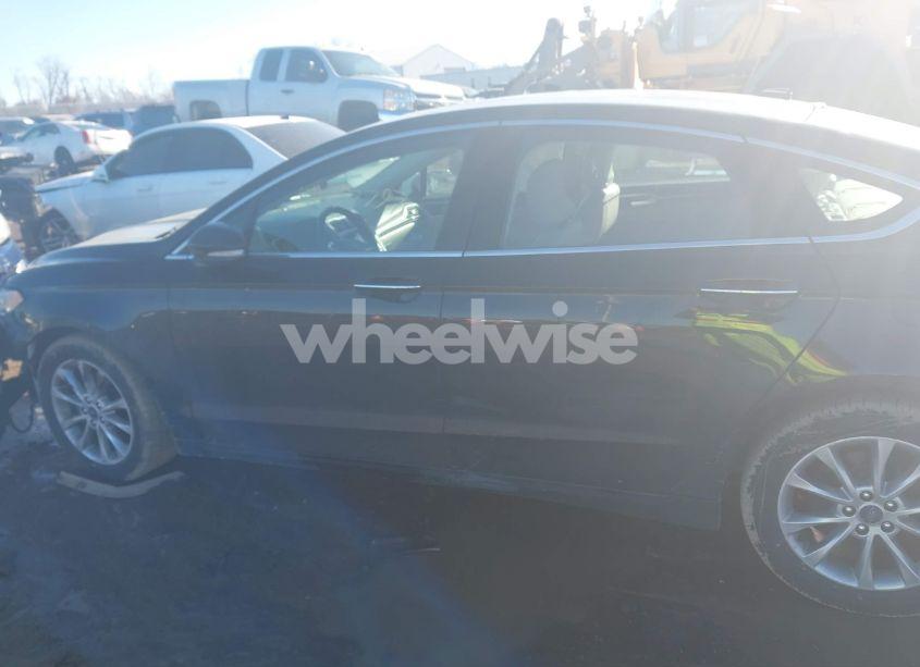 Photo 14 of 2017 Ford Fusion SE (VIN 3FA6P0HD7HR370800)