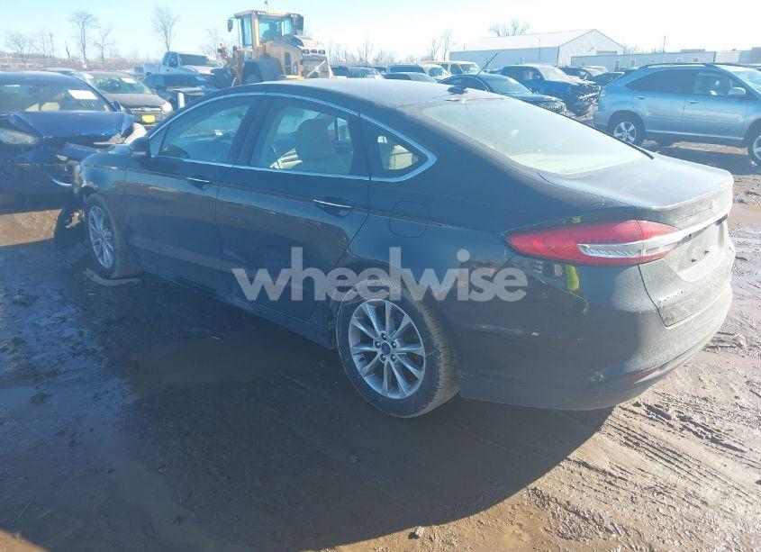 Photo 3 of 2017 Ford Fusion SE (VIN 3FA6P0HD7HR370800)