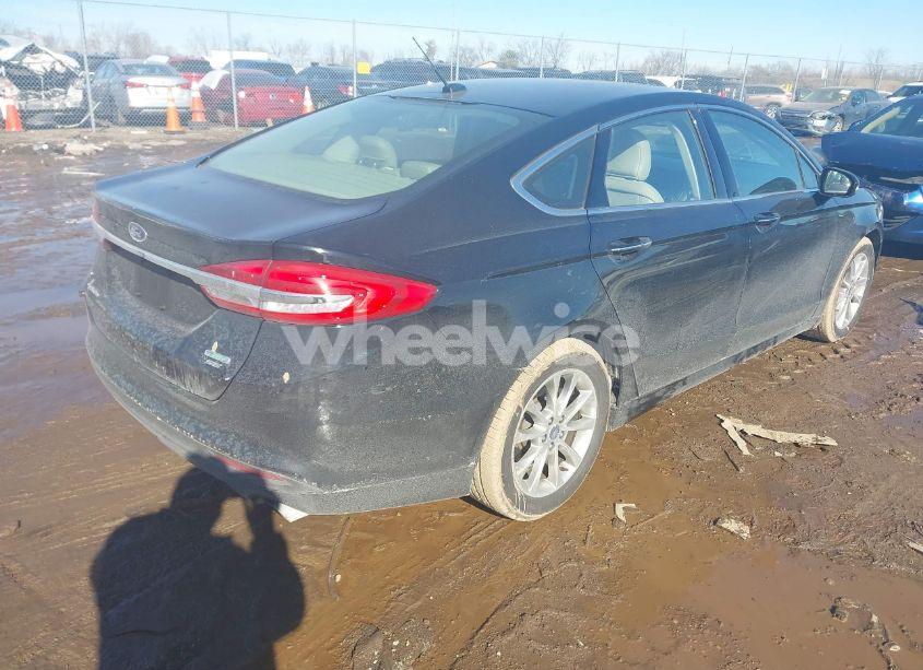 Photo 4 of 2017 Ford Fusion SE (VIN 3FA6P0HD7HR370800)