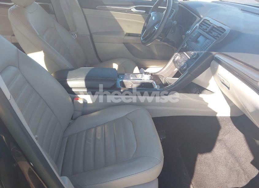 Photo 5 of 2017 Ford Fusion SE (VIN 3FA6P0HD7HR370800)