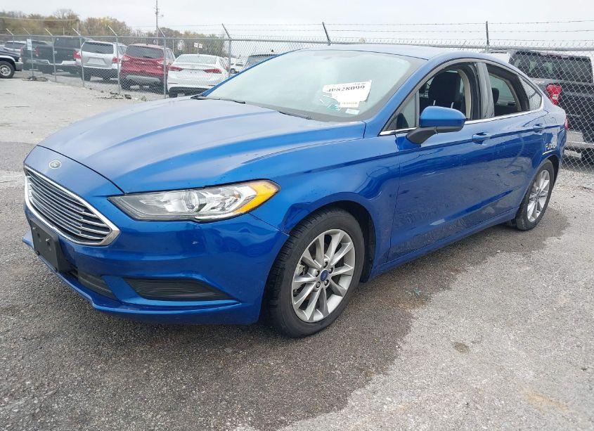 Photo 2 of 2017 Ford Fusion SE (VIN 3FA6P0HD7HR414441)