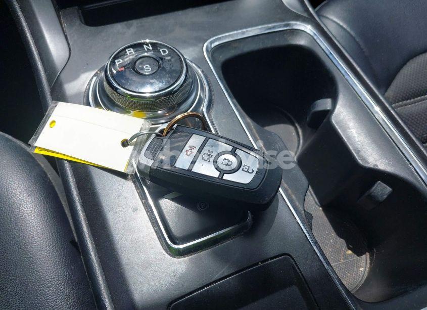 Photo 11 of 2018 Ford Fusion SE (VIN 3FA6P0HD7JR130779)