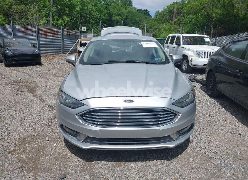 Photo 13 of 2018 Ford Fusion SE (VIN 3FA6P0HD7JR130779)