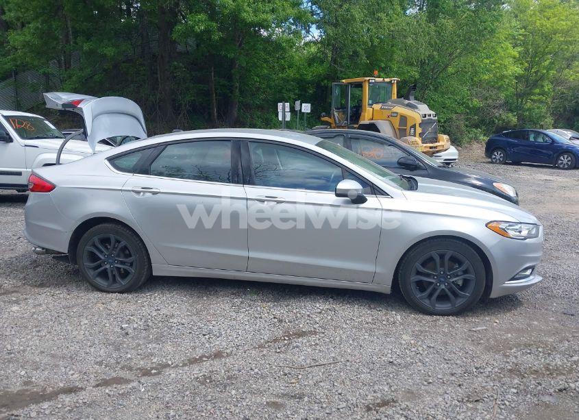 Photo 14 of 2018 Ford Fusion SE (VIN 3FA6P0HD7JR130779)